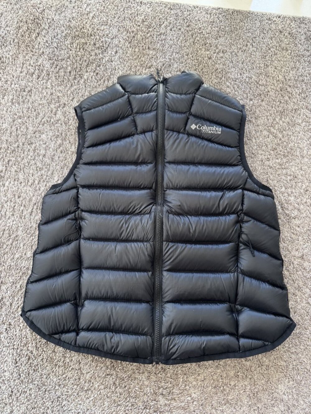 Columbia Titanium Puffer vest omni heat sz medium